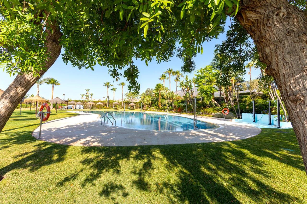 Beach And Pool Holidays At The Grand Coloso Benalmadena Exterior photo